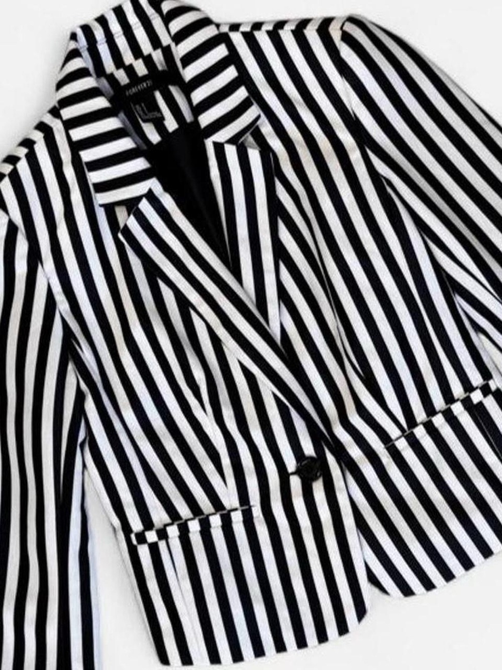 FOREVER 21 Black & White Striped Fitted Blazer Jacket Small